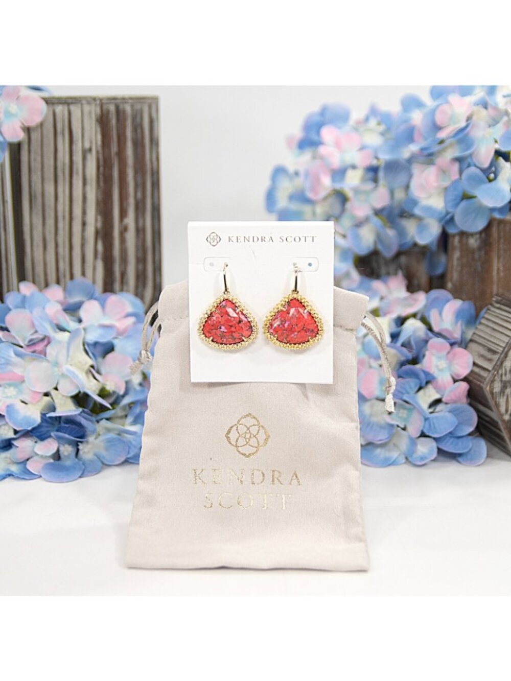 Kendra Scott Framed Kendall Fuchsia Red Magnesite Drop Statement Earrings NWT - Picture 2 of 5
